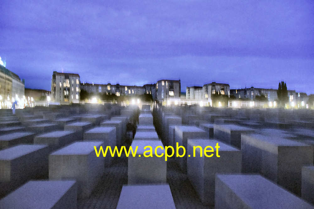 Denkmal fur die ermofrtrn Juden